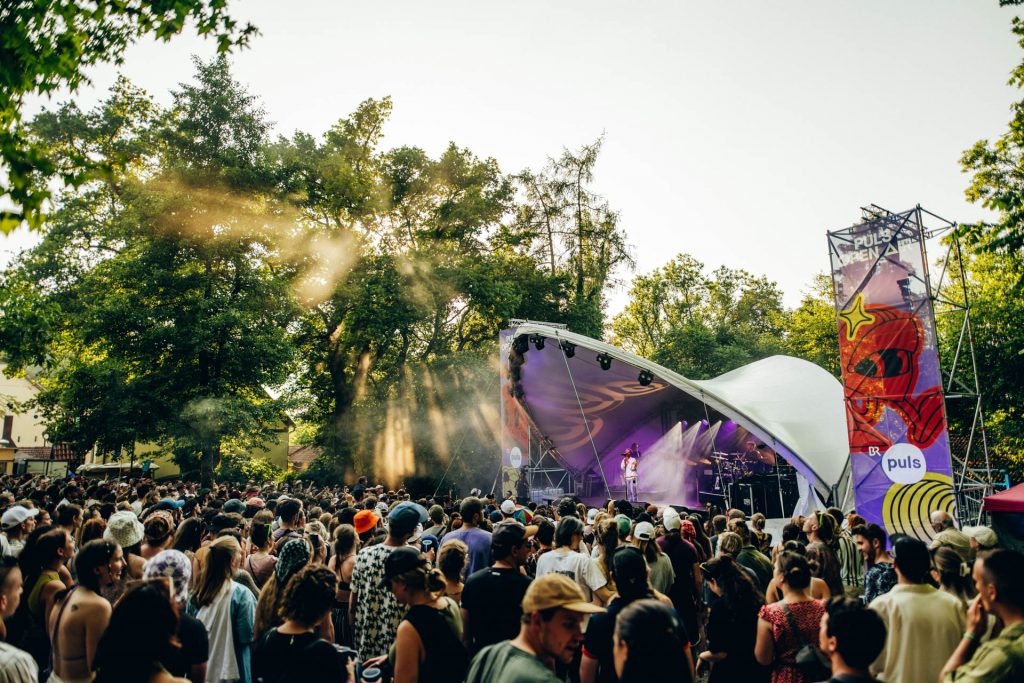 Bilder der Schlossbühne beim PULS OPEN AIR
